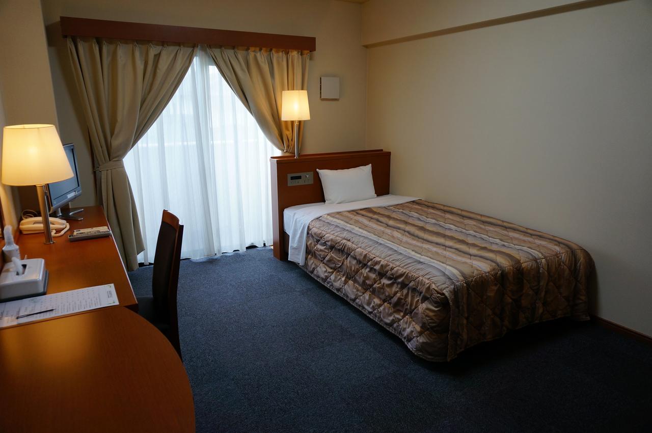 Business Hotel Shinten Imari Екстер'єр фото